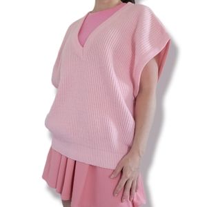 Vintage Classic Fashions knit sleeveless top!! Beautiful rose pink color